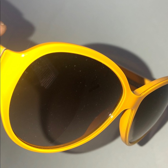 Chanel Yellow Sporty Women’s Sunglasses Italy - Picture 6 of 6